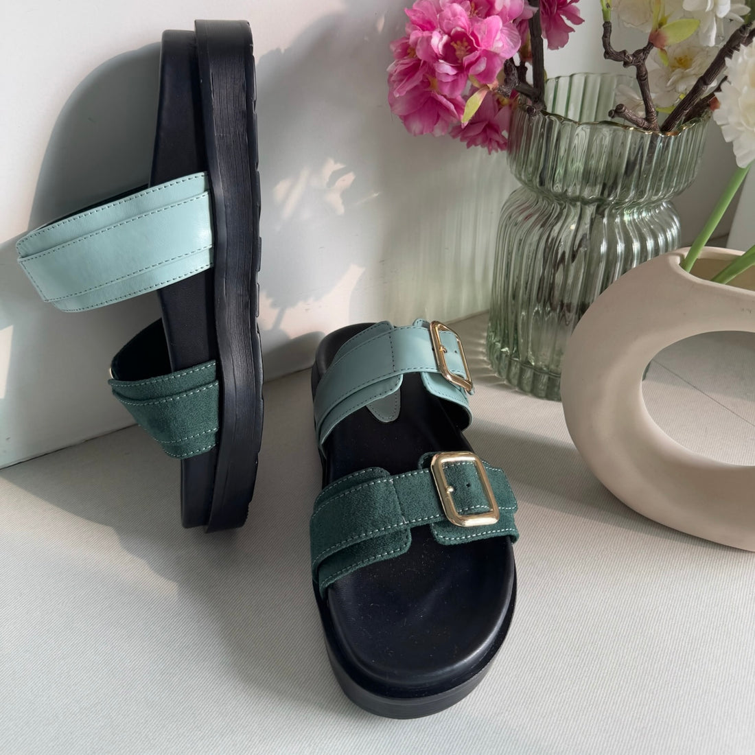 Oxford - The Ultimate Buckle Strap Sliders