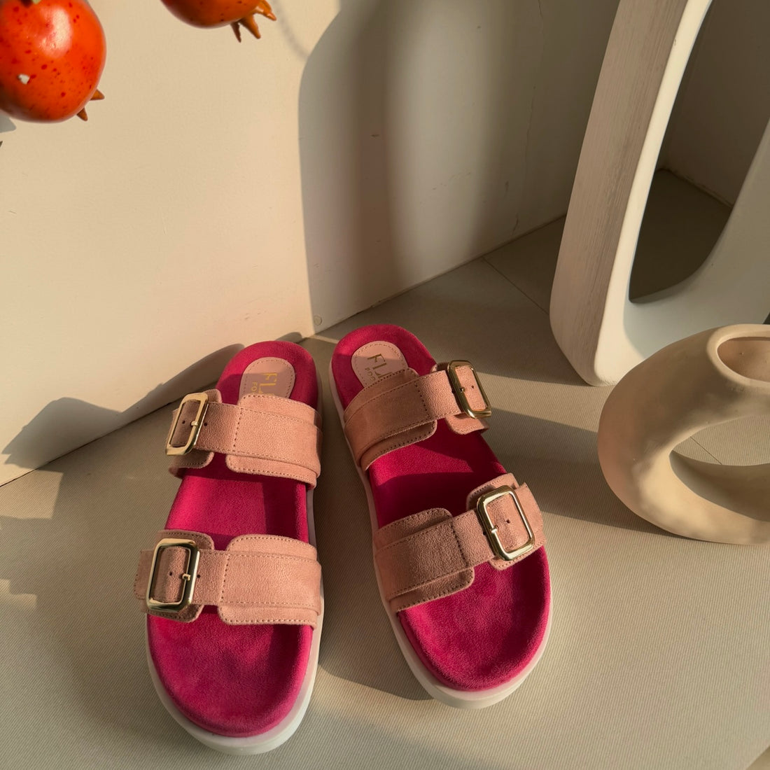 Oxford - The Ultimate Buckle Strap Sliders