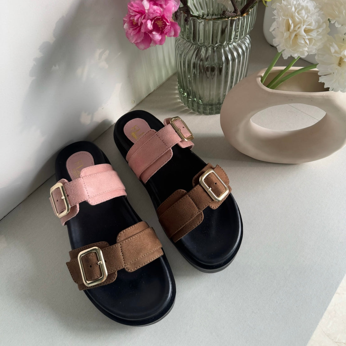 Oxford - The Ultimate Buckle Strap Sliders