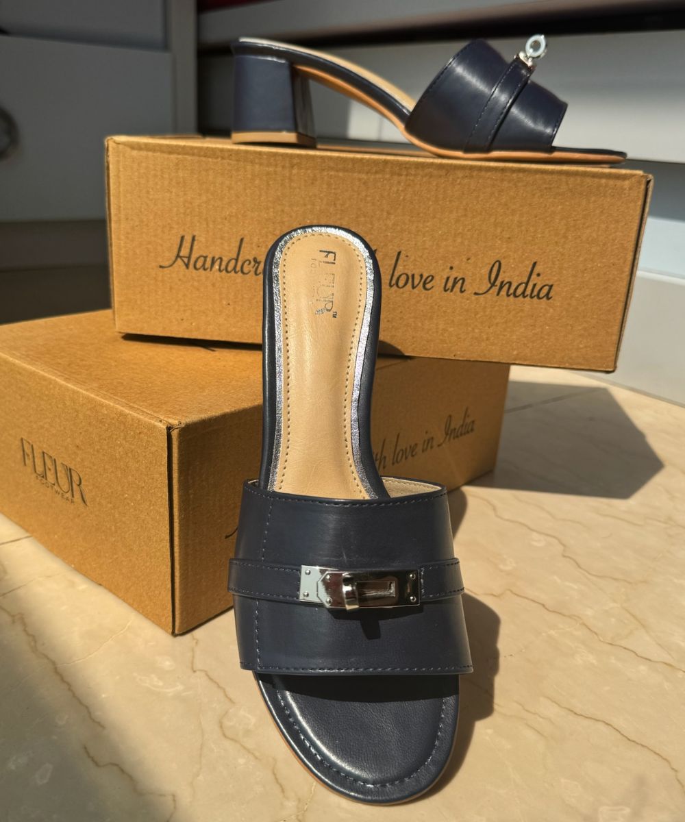 elor - glam buckle block heel