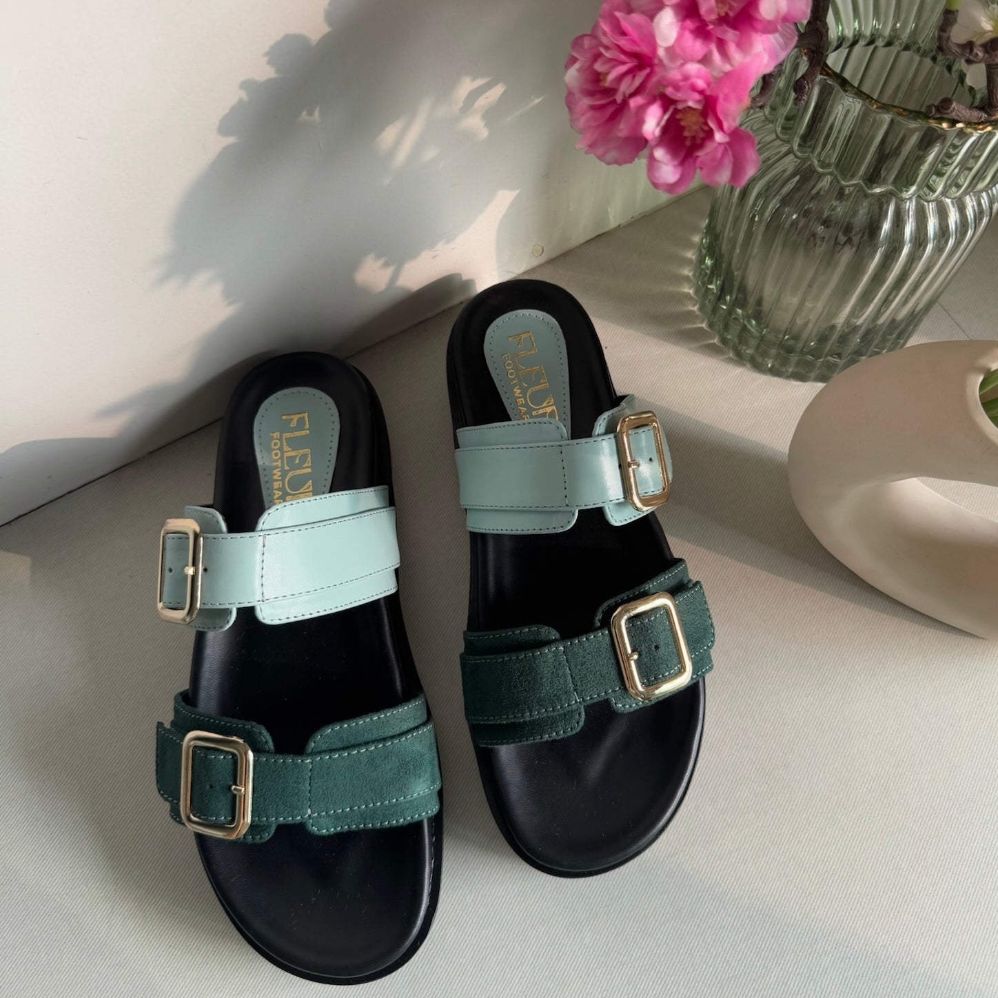 Oxford - The Ultimate Buckle Strap Sliders