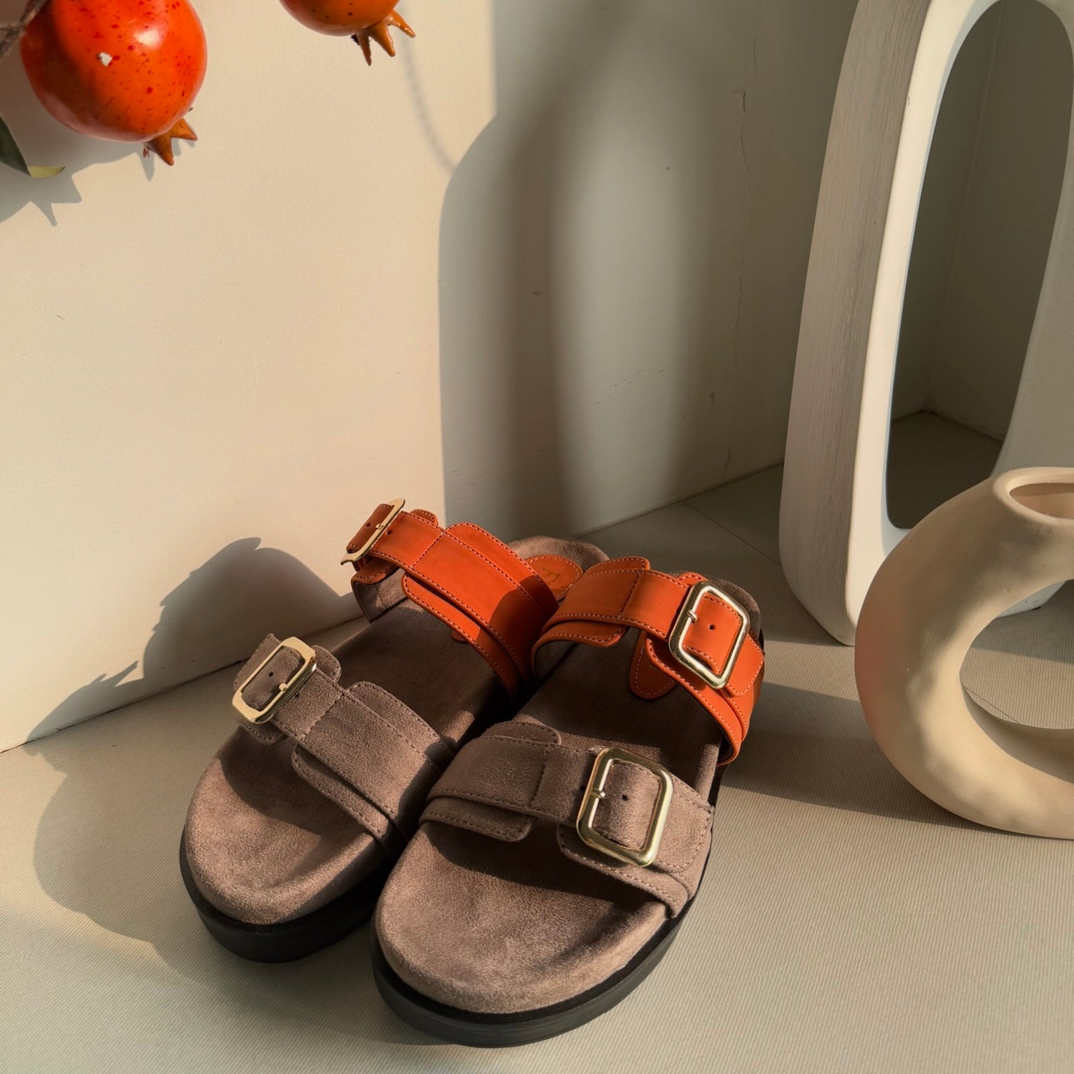 Oxford - The Ultimate Buckle Strap Sliders
